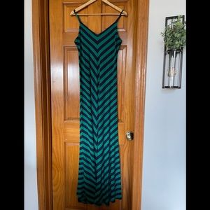 L👀k! Neiman Marcus Maxi Dress Sz M